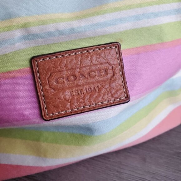 Coach Wristlet - Picture 6 of 8